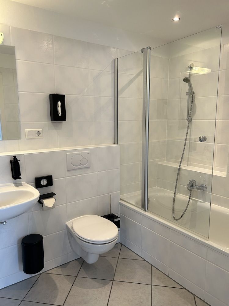 DK Hotel Heidelberg Atelier for 4 (without breakfast) 7