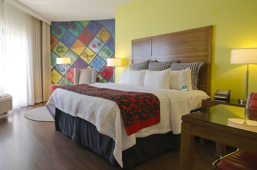 Suite, 1 Bedroom (with Living Area)