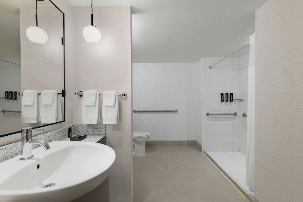 undefined Renaissance® Boston Seaport District 9