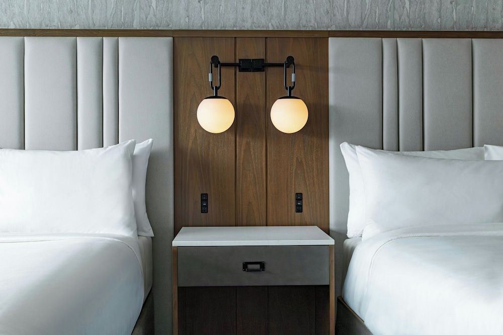 Renaissance® Boston Seaport District Room, 2 Queen Beds (Hearing Accessible) 5