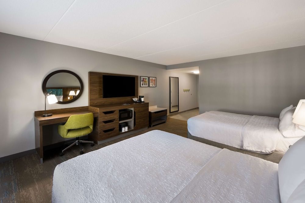 Room, 2 Queen Beds, Accessible, Bathtub (Mobility & Hearing)