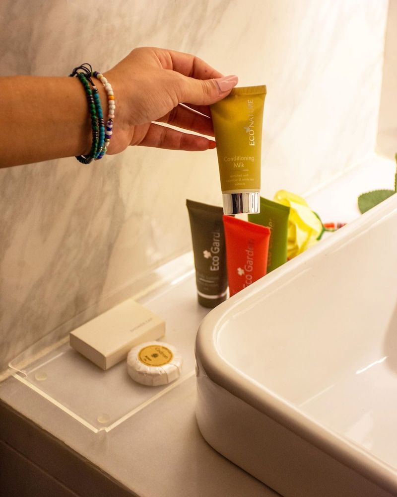 Monte Cassino Boutique Hotel Executive Room, 1 King Bed, Partial Ocean View 5