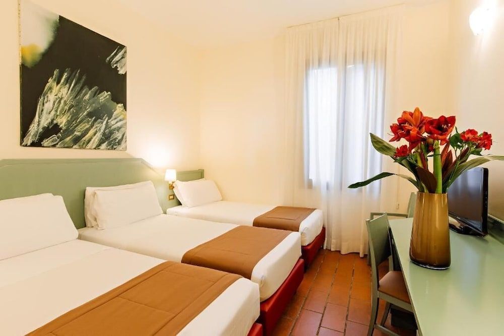 Excel Naviglio Hotel – Ca’ Bianca Classic Triple Room
