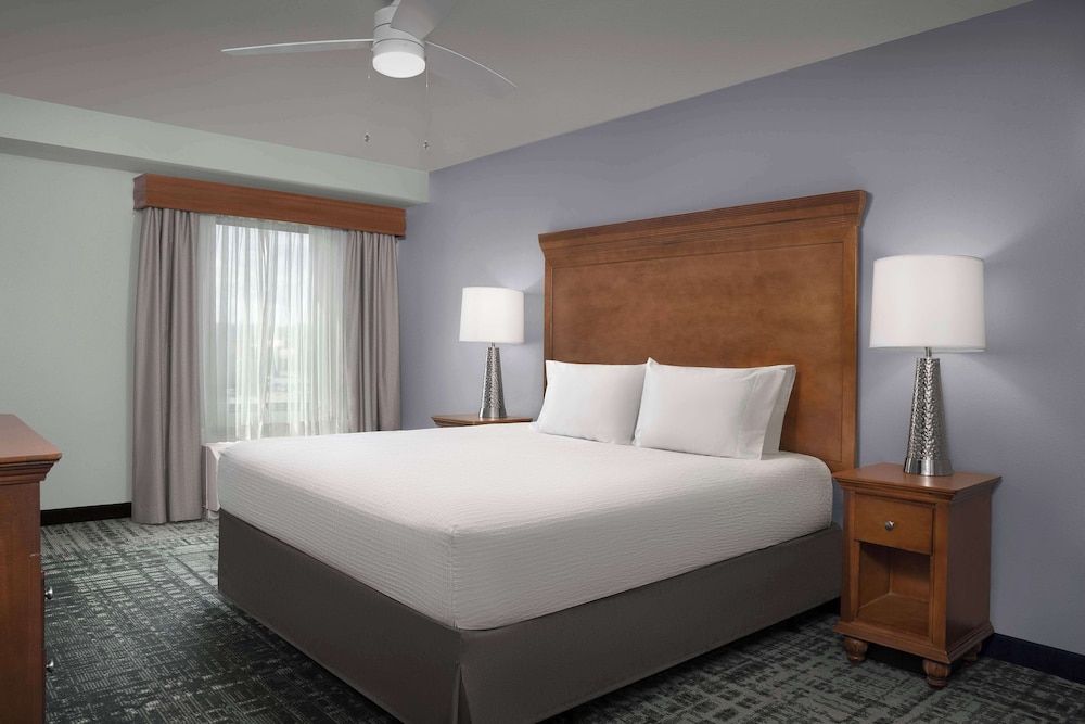 Suite, 1 King Bed, Accessible, Bathtub (Mobility & Hearing)