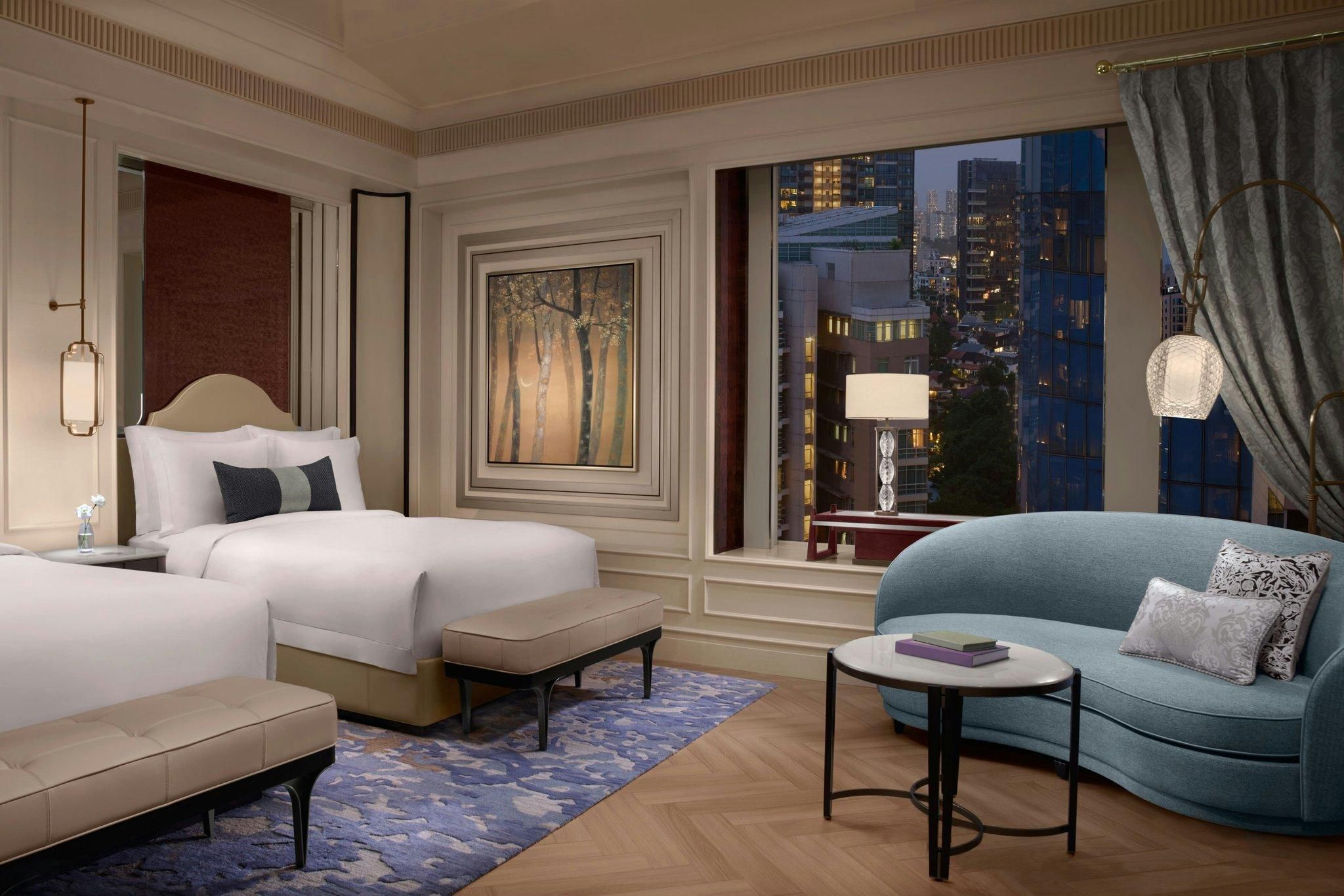 Lady Astor, Larger Guest room, 2 Double