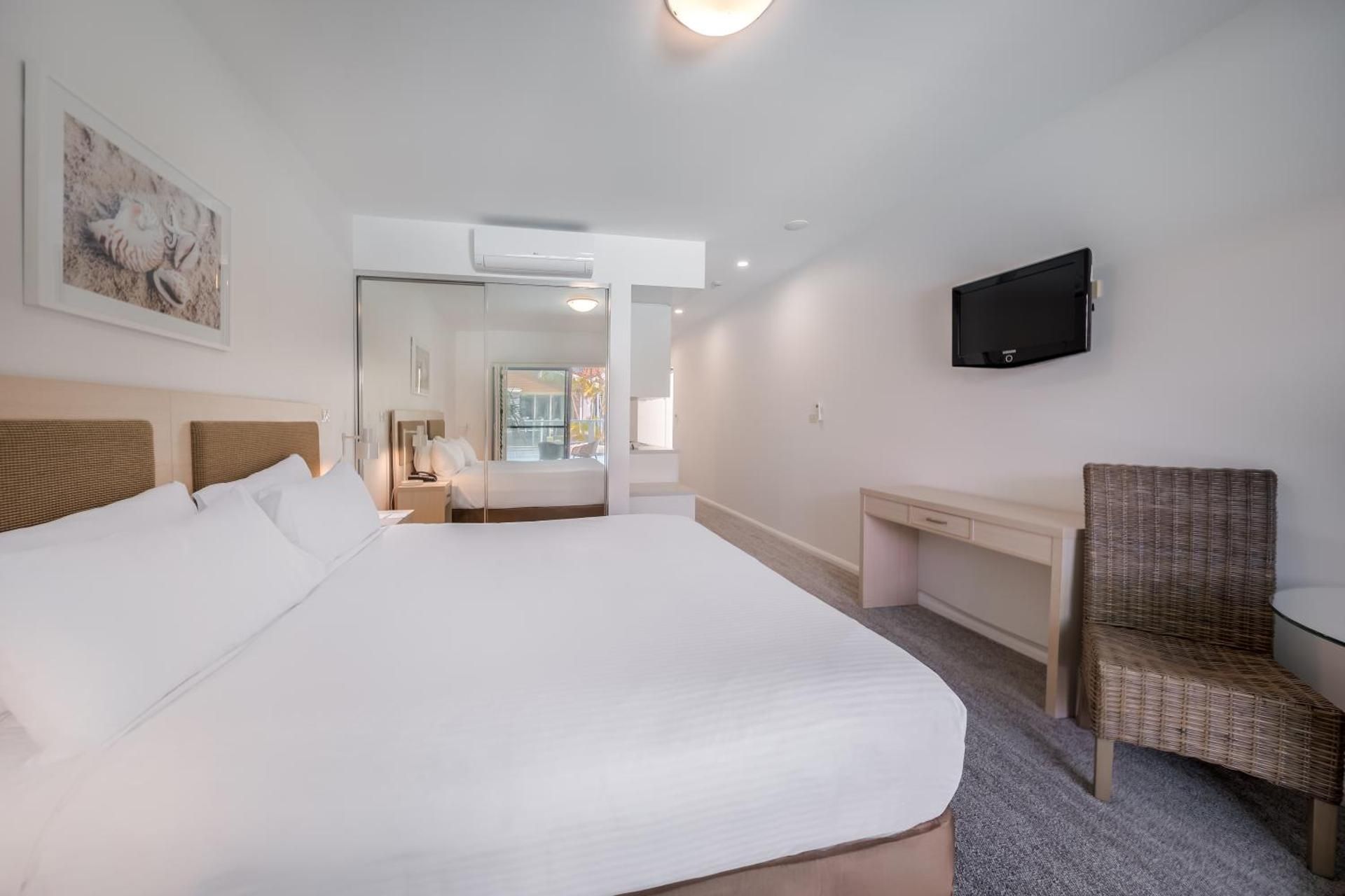 Studio Swimout - No Housekeeping