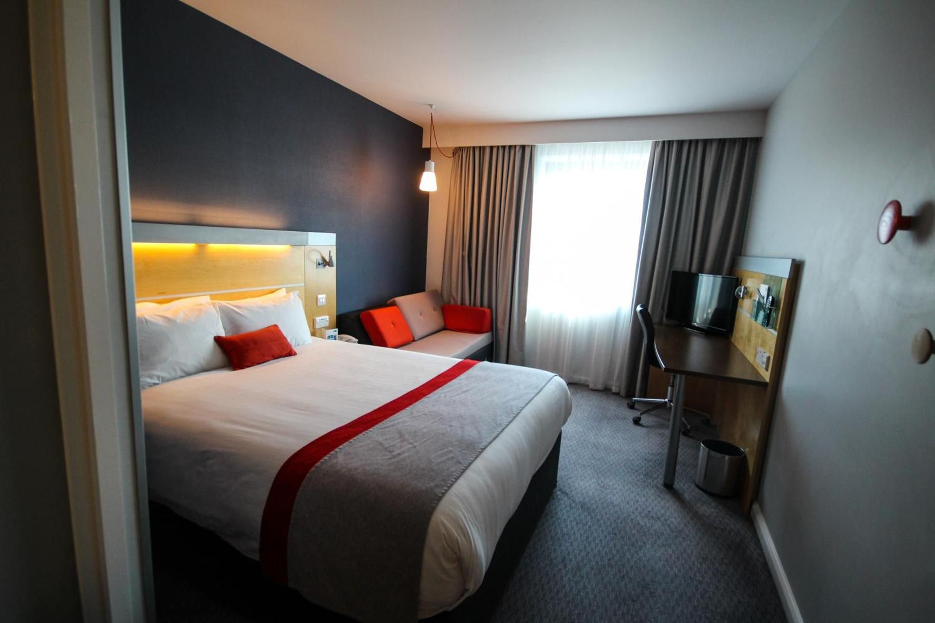 1 Double Standard Sofa Bed with Free Hot Breakfast
