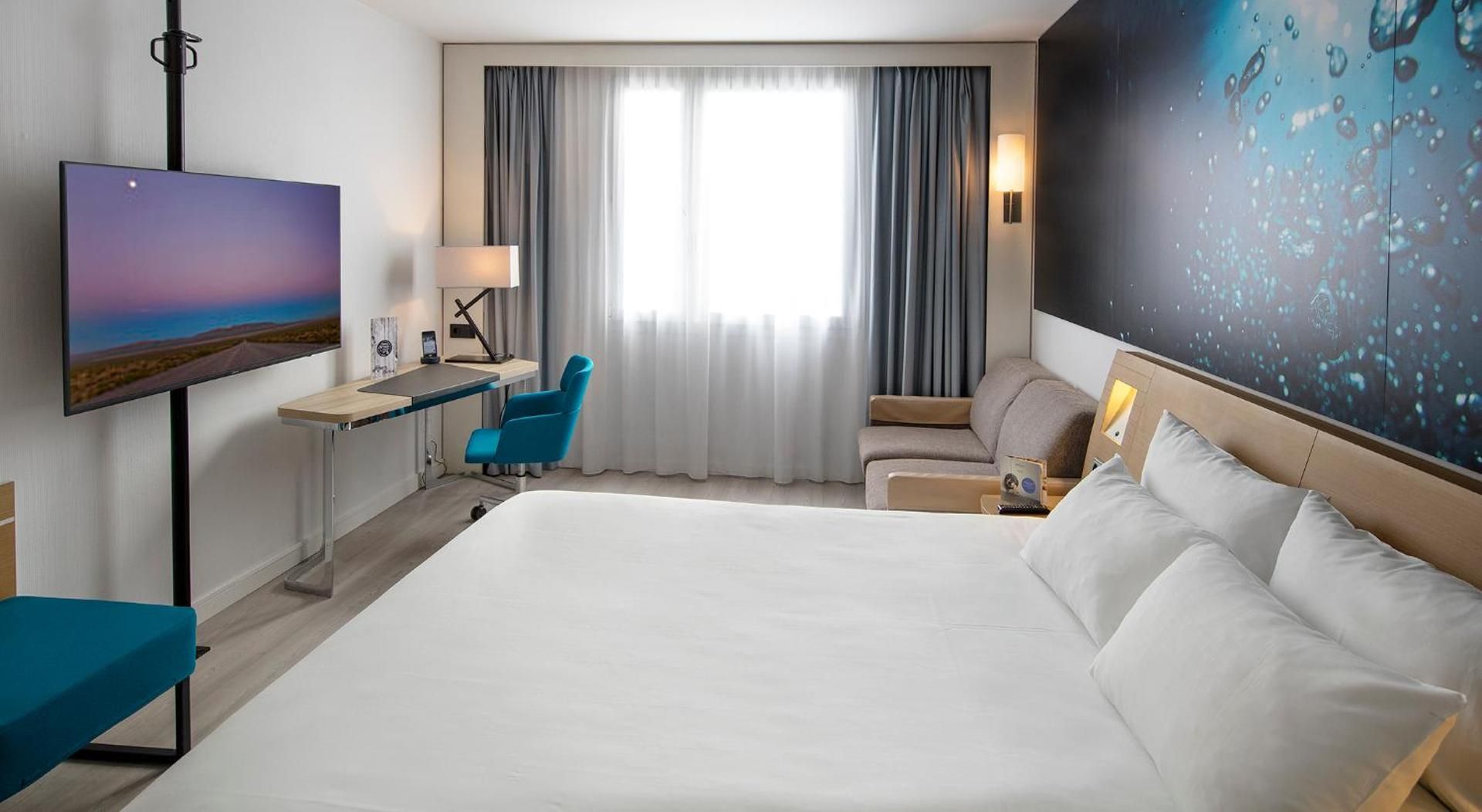 Executive Room, queen-size bed