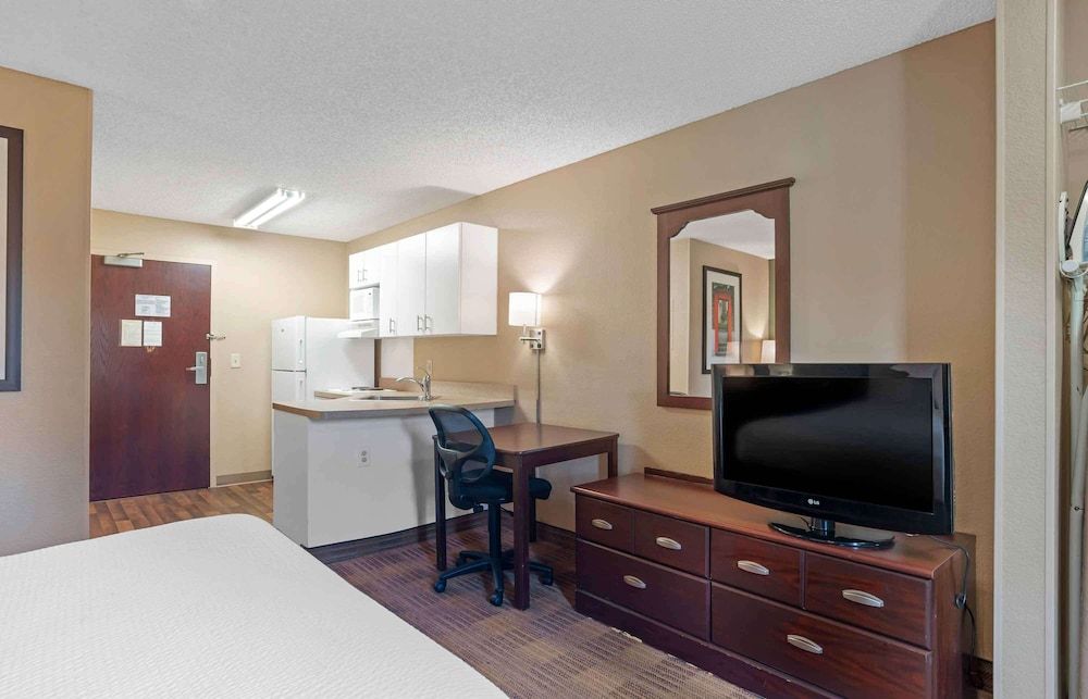 Extended Stay America Suites San Diego Oceanside Studio, 1 Queen Bed, Non Smoking 4