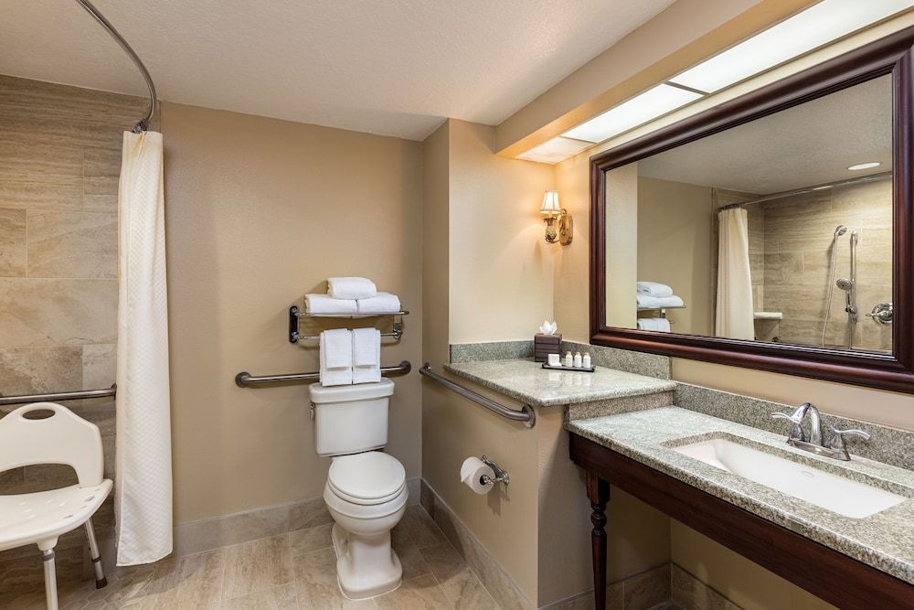 The Waterfront Inn Standard Room, 2 Queen Bed 4