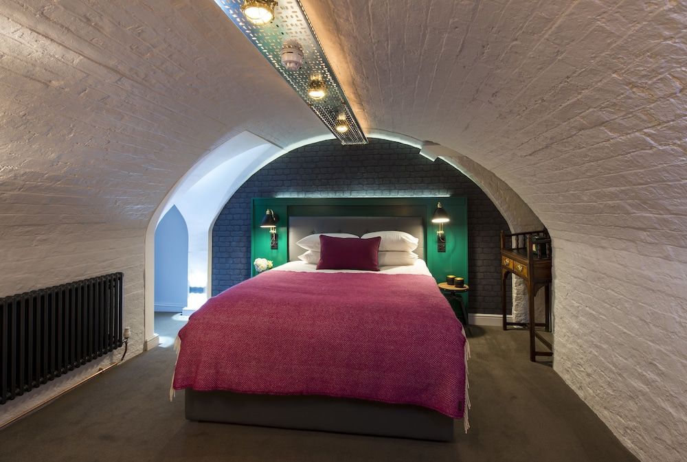 undefined The Churchill Hotel 2