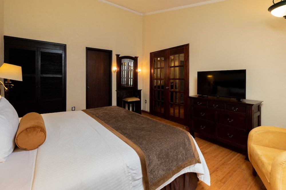 Hotel Villa Mercedes San Cristobal Grand Room 4