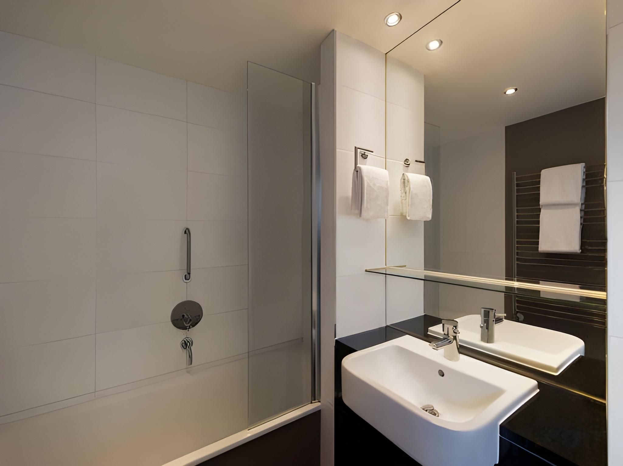 Premier One-Bedroom Apartment