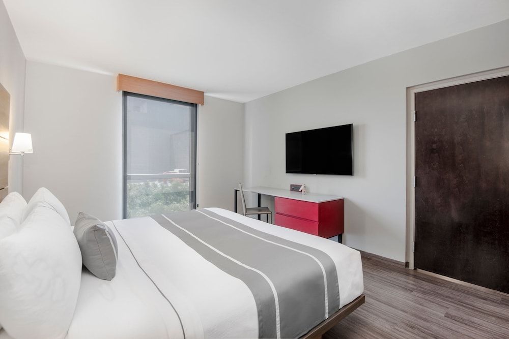 Suite, 1 King Bed with Sofa bed, Non Smoking