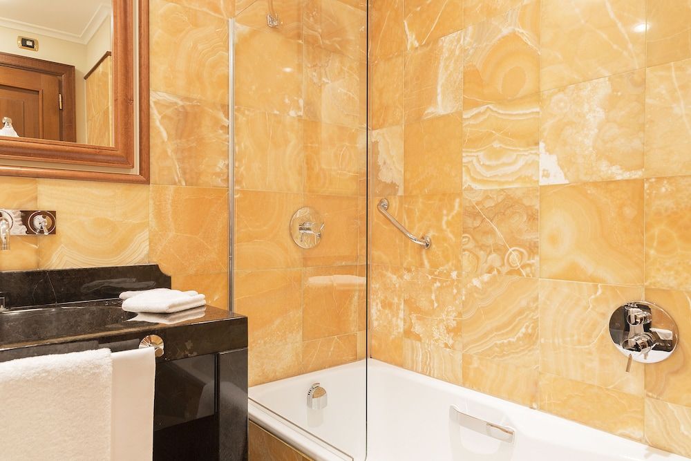 Hotel Manzoni Standard Double Room 7