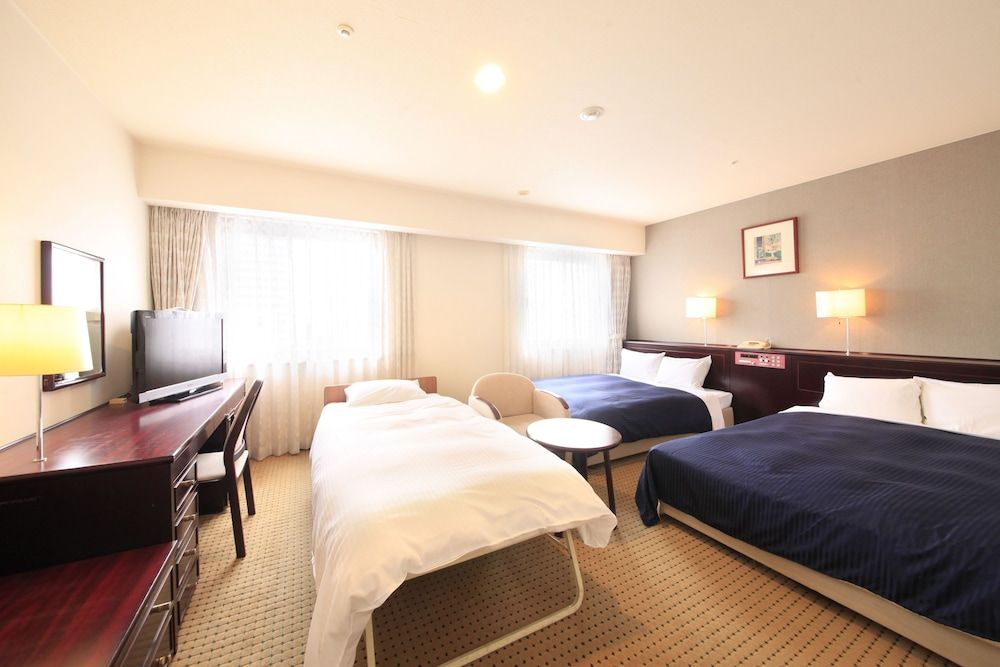 Superior Twin Room, Smoking (with extra bed)