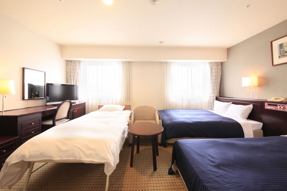 Superior Twin Room, Smoking (with extra bed)