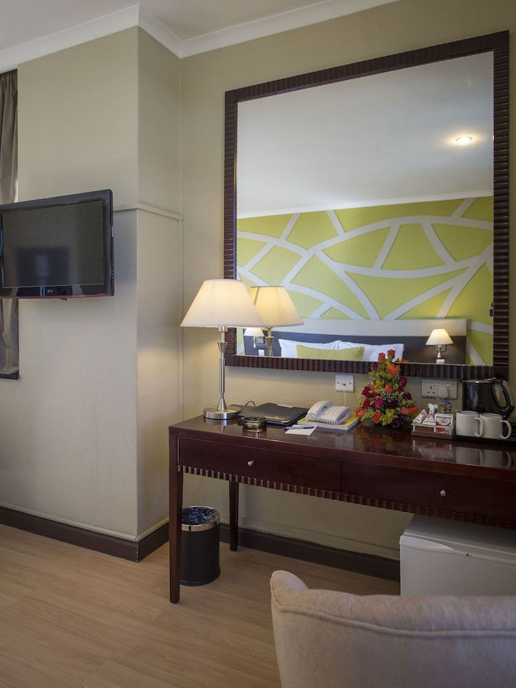 Protea Hotel by Marriott Lusaka Cairo Road Room, 1 King Bed, City View 8