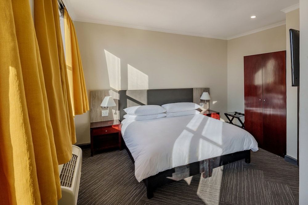 Protea Hotel by Marriott Lusaka Cairo Road Room, 1 King Bed, City View 3