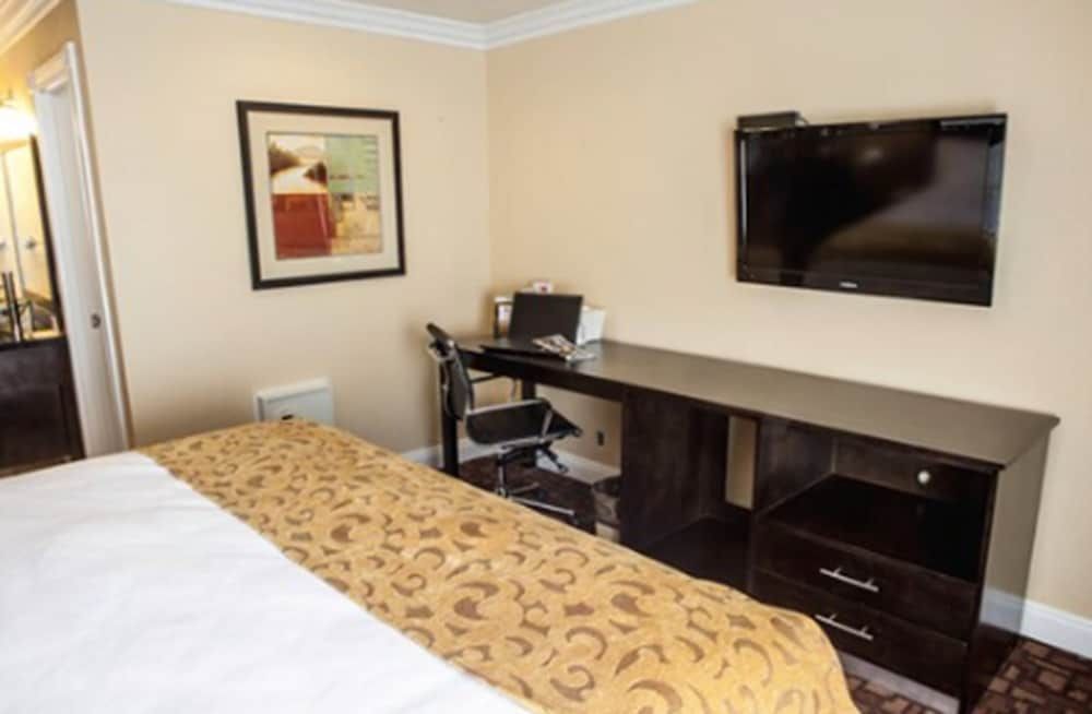 Marinwood Inn & Suites Standard Room, 1 Queen Bed 3