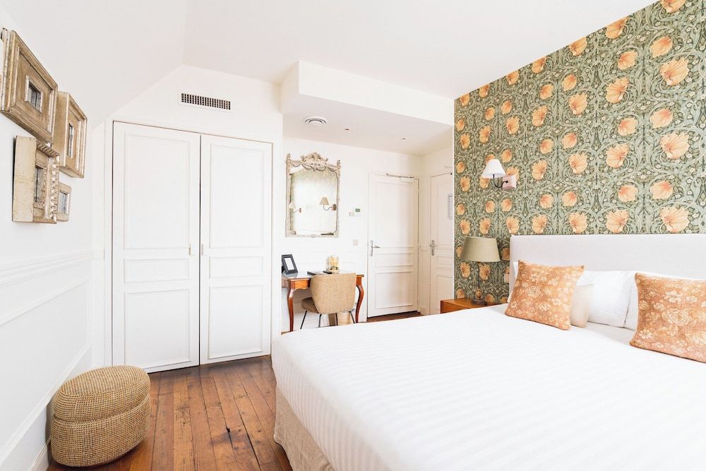 Hotel Edouard VII Comfort Room, 1 Queen Bed