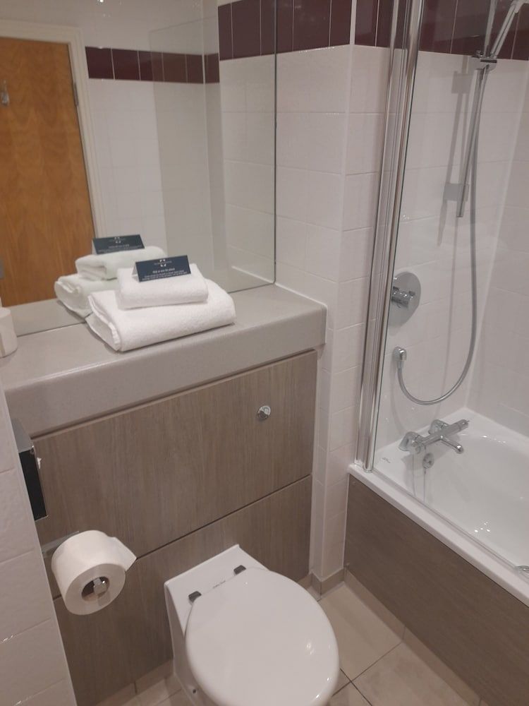 Eastwood Hall Family Room 8