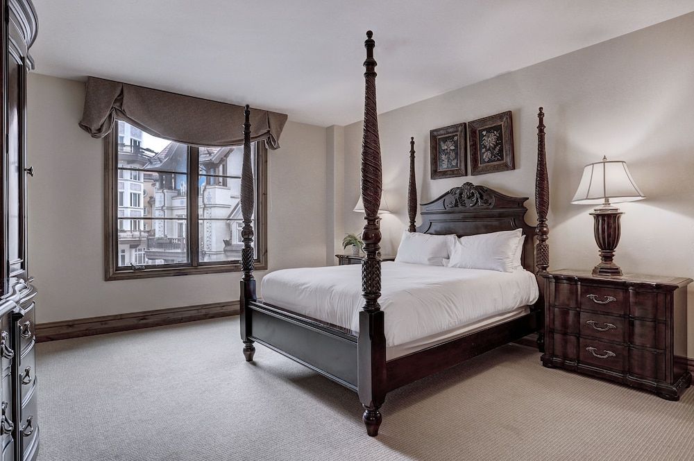 Room, 5 Bedrooms (Residence)