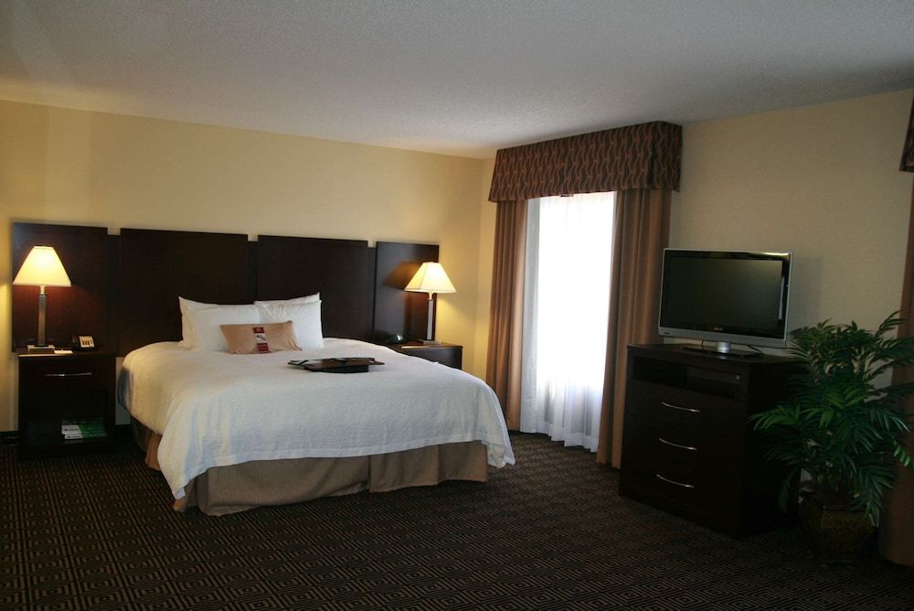undefined Hampton Inn & Suites Orlando-John Young Pkwy/S. Park 6