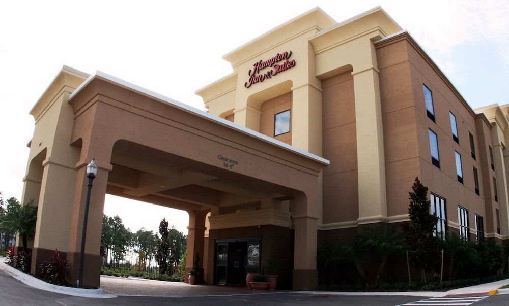 undefined Hampton Inn & Suites Orlando-John Young Pkwy/S. Park 4