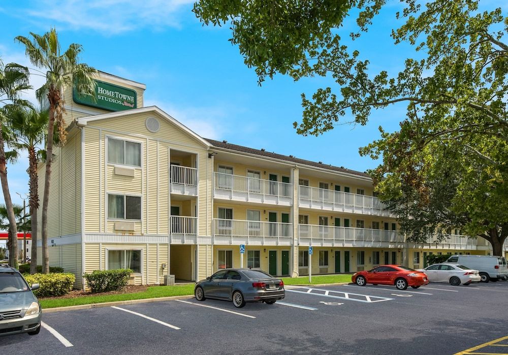 undefined HomeTowne Studios by Red Roof Orlando - UCF Area 8