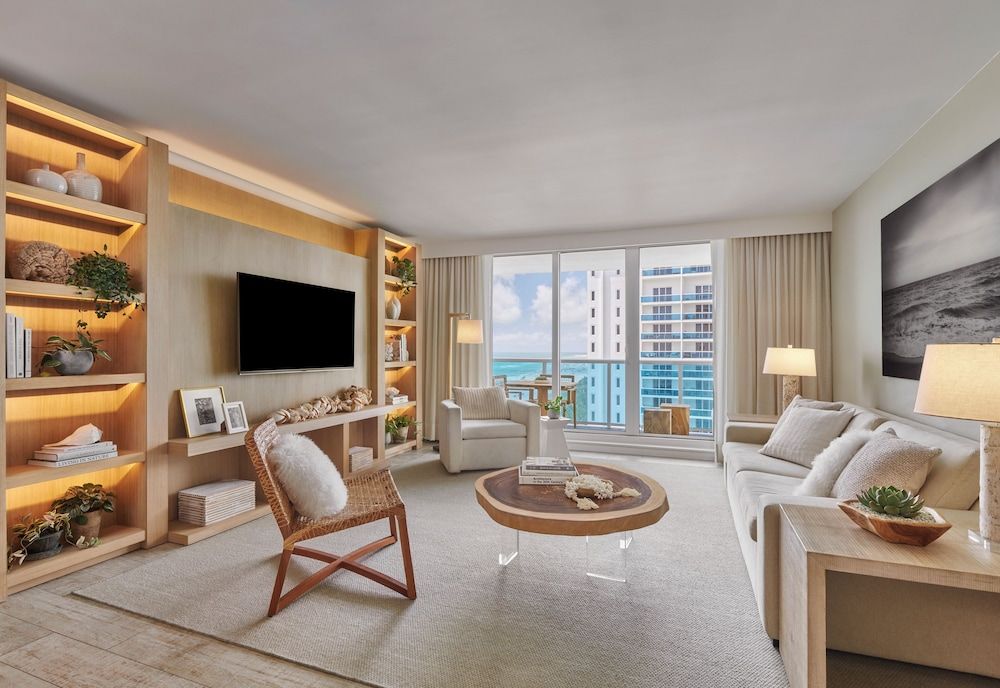 undefined 1 Hotel South Beach 9