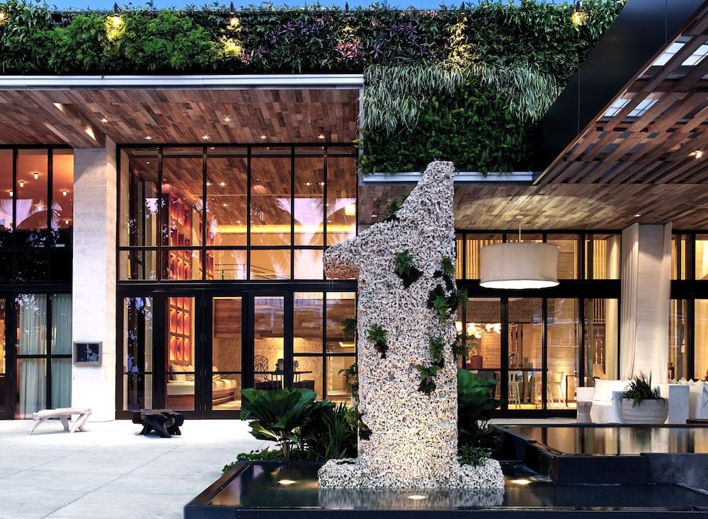 undefined 1 Hotel South Beach 3