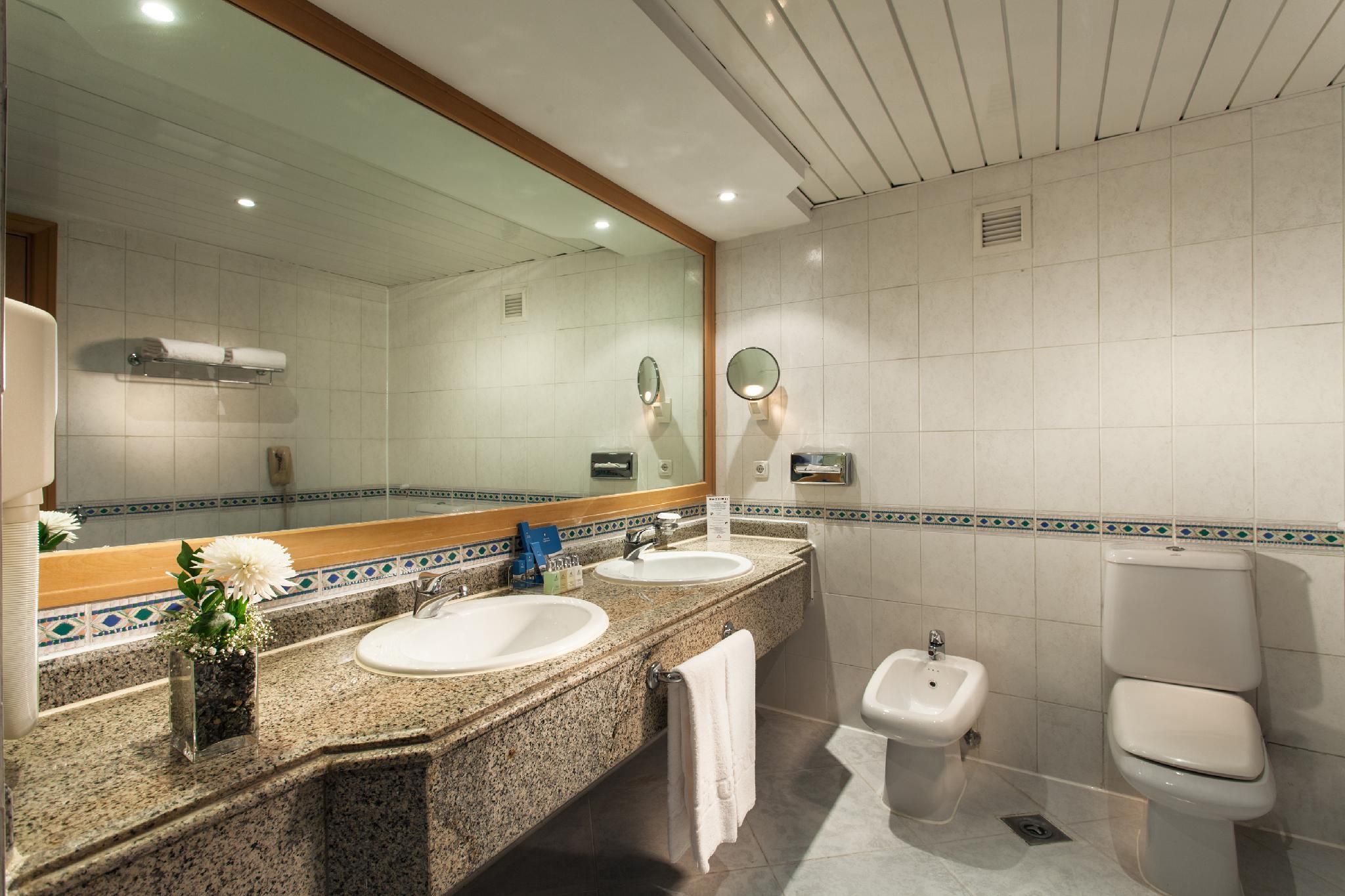 Superior Pool View Room