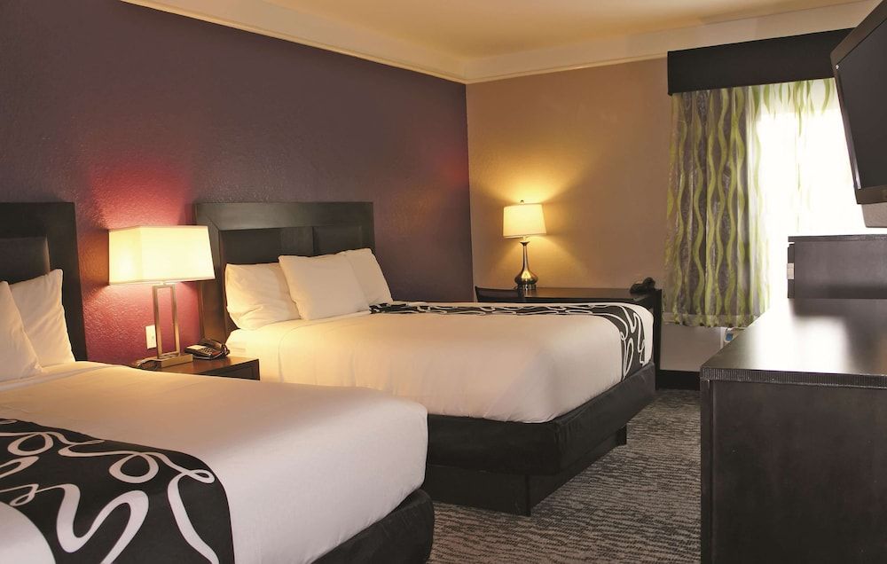 Room, 2 Queen Beds, Non Smoking