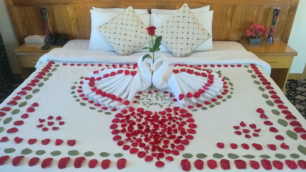 Phoenicia Tower Hotel Standard Twin Room, 2 Twin Beds 4