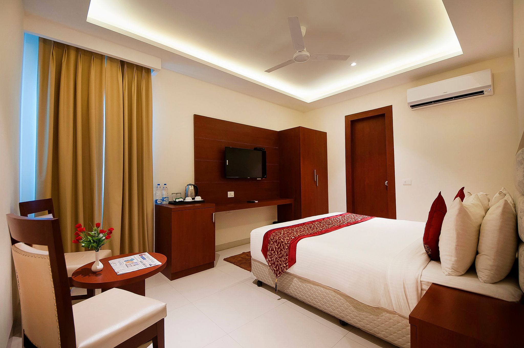 Hotel Z Suite Near Delhi Airport Executive Room with FREE Airport Drop 8