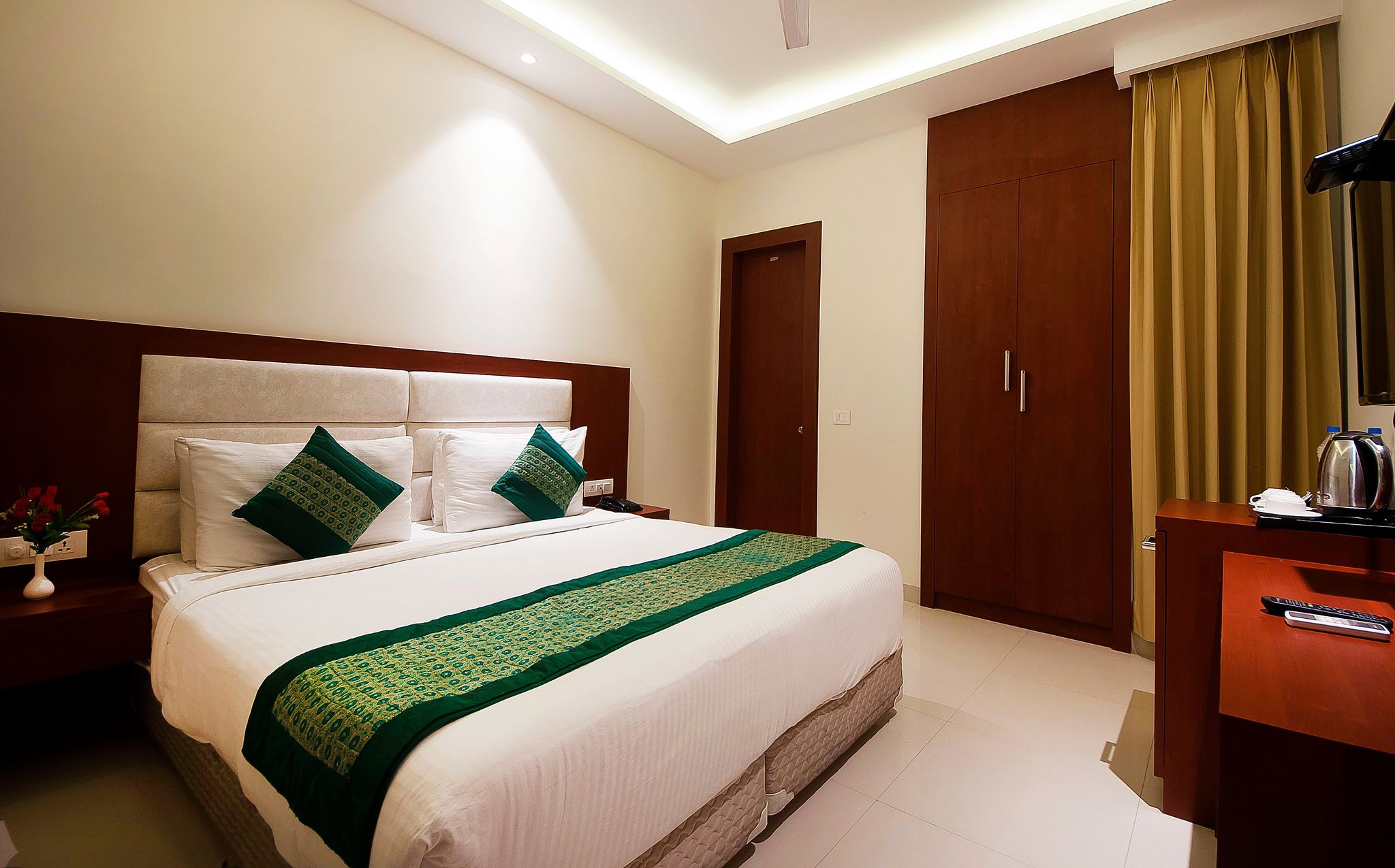 Hotel Z Suite Near Delhi Airport Executive Room with FREE Airport Drop 6