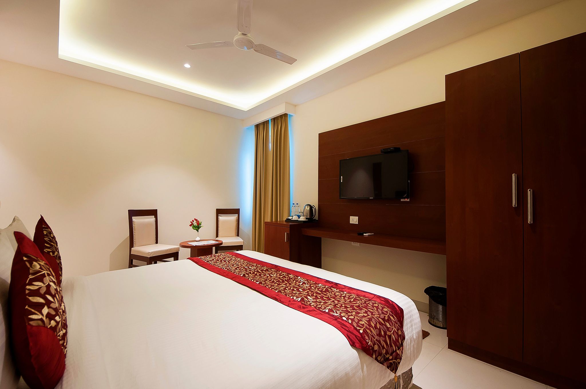 Hotel Z Suite Near Delhi Airport Executive Room with FREE Airport Drop 7
