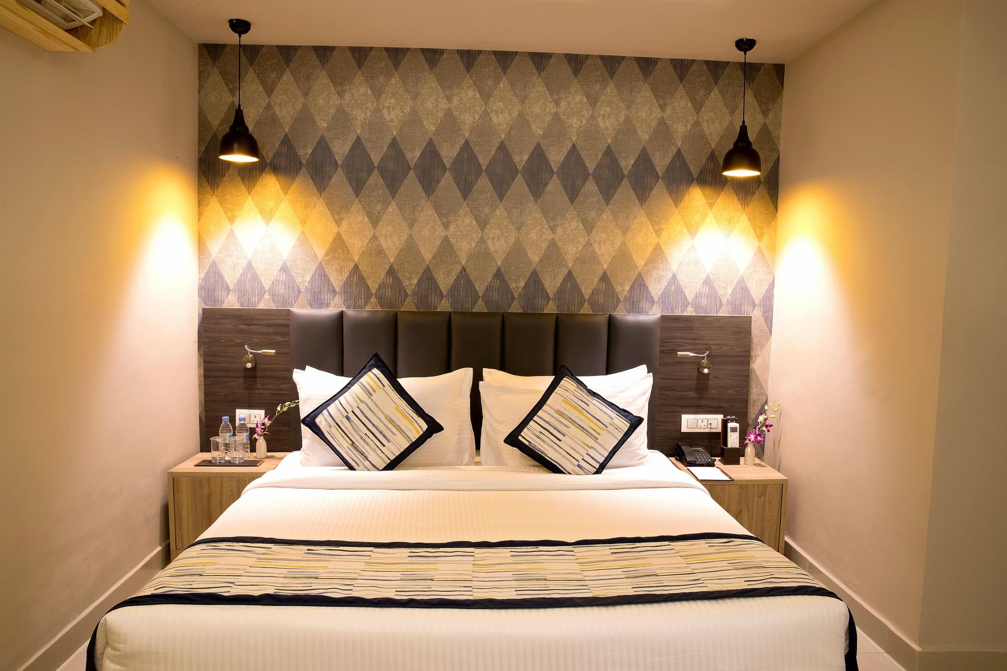 Regenta Central Noida, Sector 49 Deluxe Double Room  3