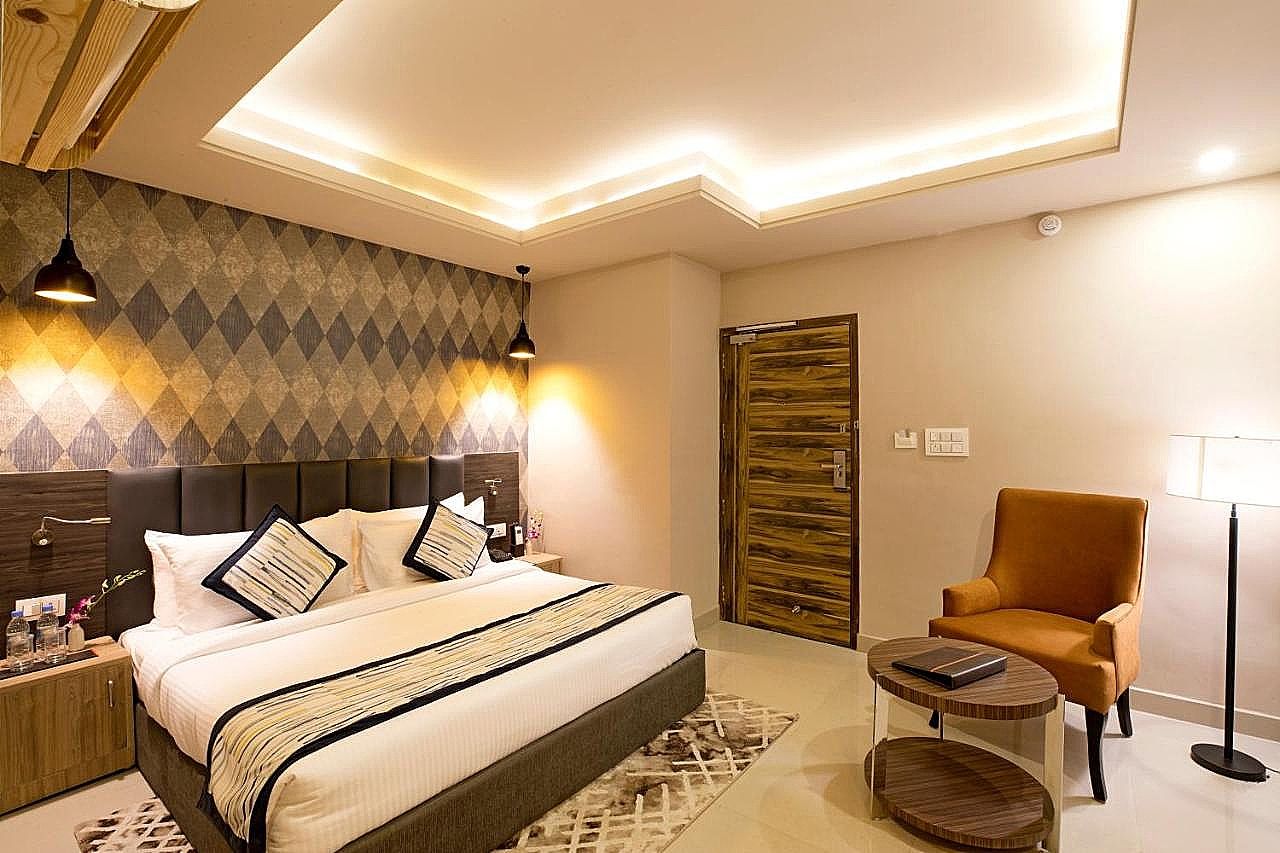 Regenta Central Noida, Sector 49 Deluxe Double Room  2