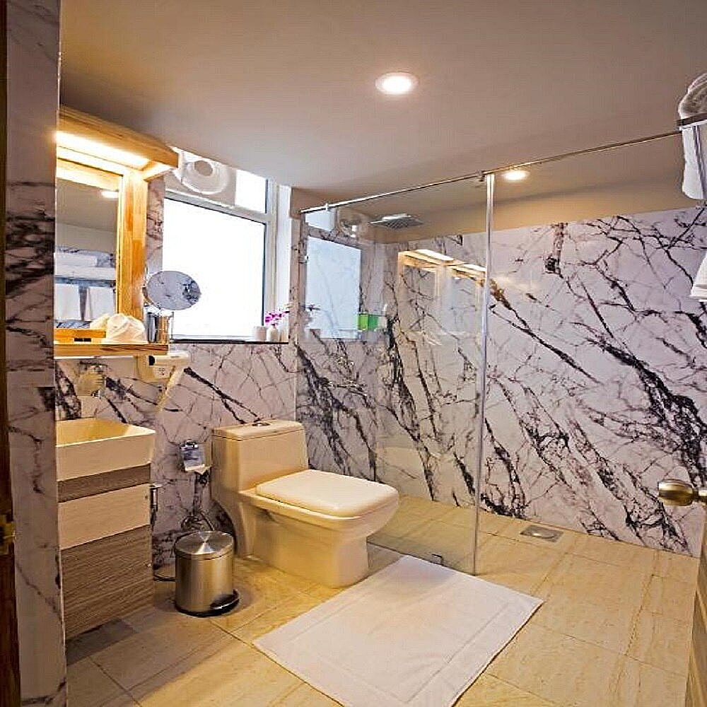 Regenta Central Noida, Sector 49 Deluxe Double Room  10