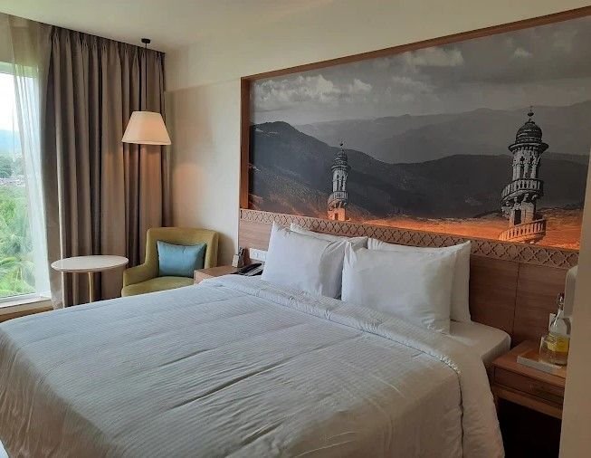 Superior Twin City View Room