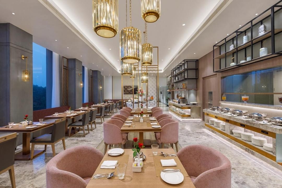 undefined Bellevue Sarovar Portico 4