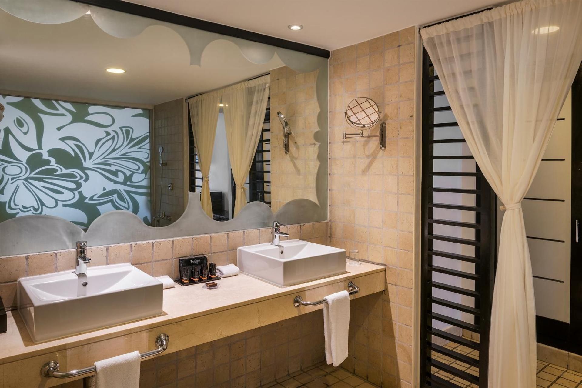 Royal Master Suite