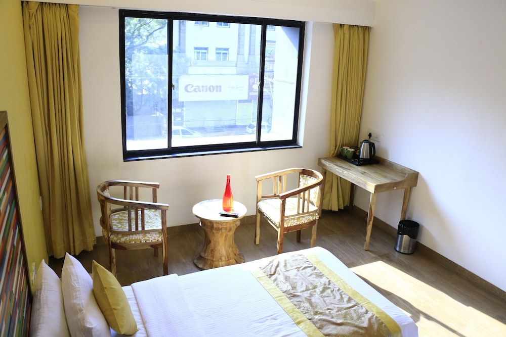 Cosmopolitan Hotel Standard A/C 3