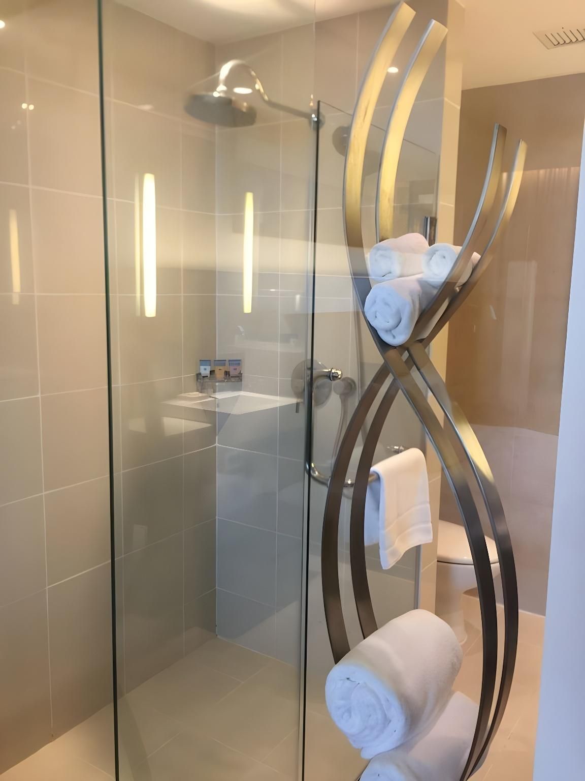 NH Bangkok Asoke Superior Room 15