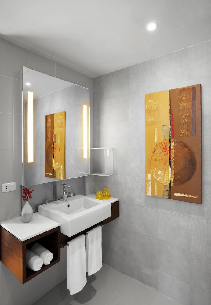 NH Bangkok Asoke Superior Room 11