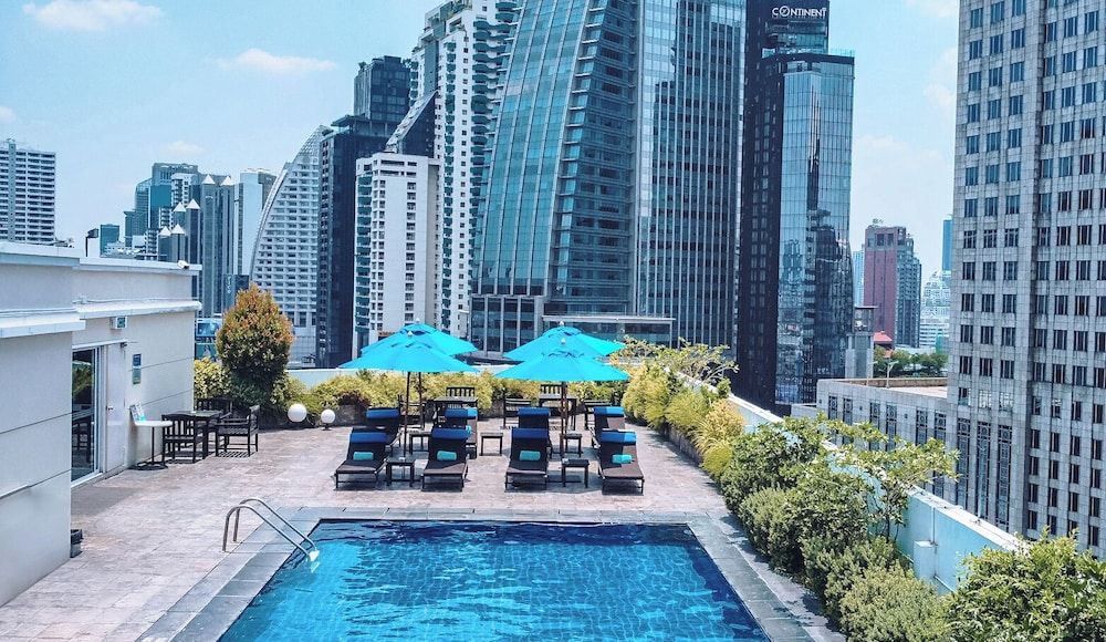 Rooftop pool