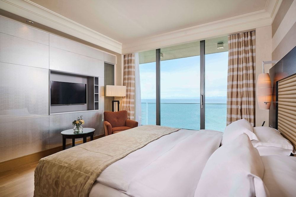 Executive Suite, Sea View
