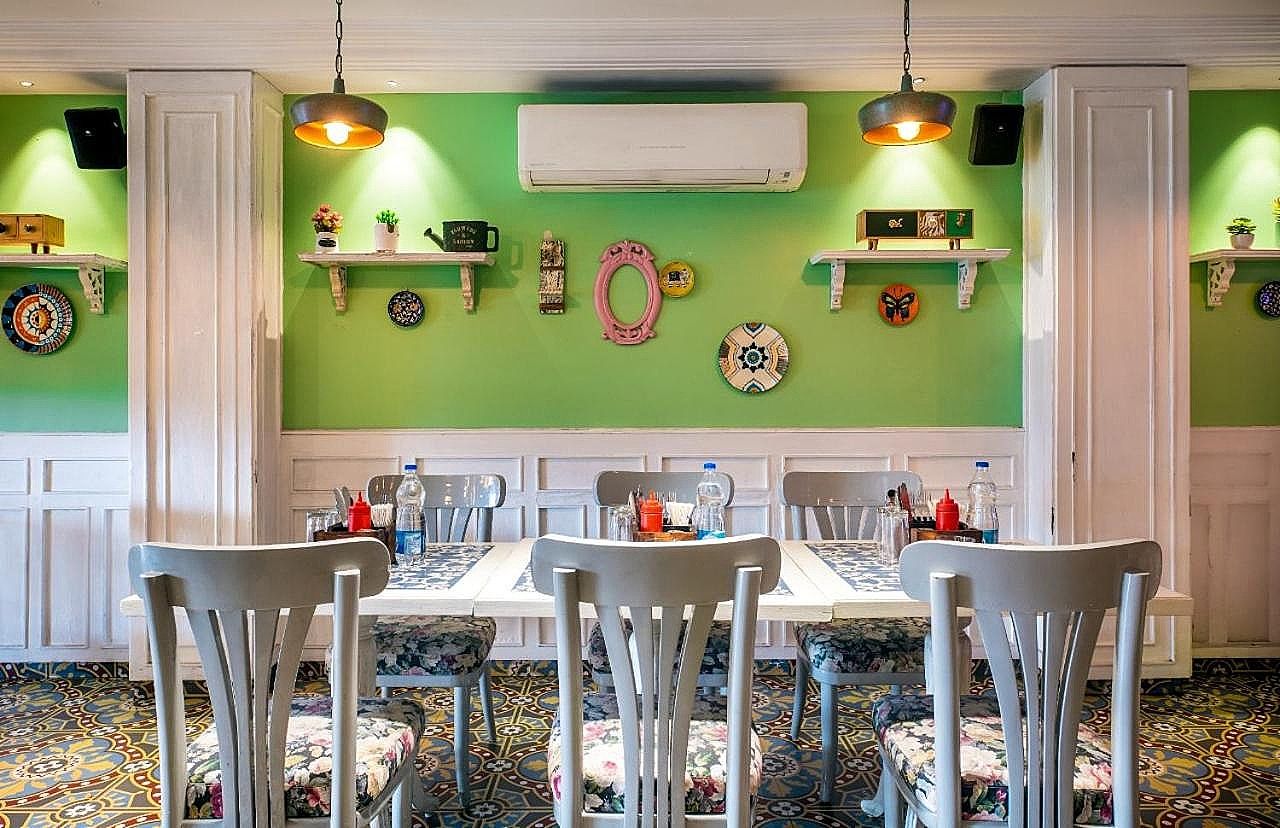 Food & Dining